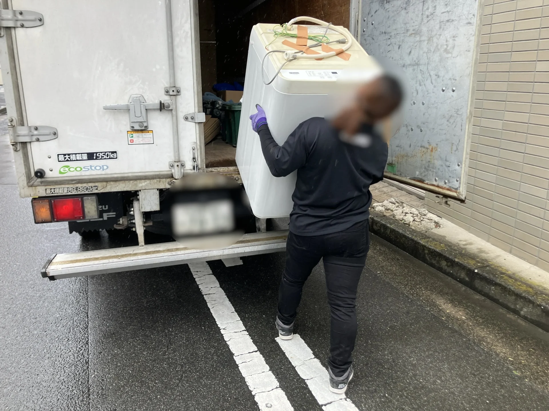 「引越し準備のため不要になった洗濯機をお引き取りしました」作業写真